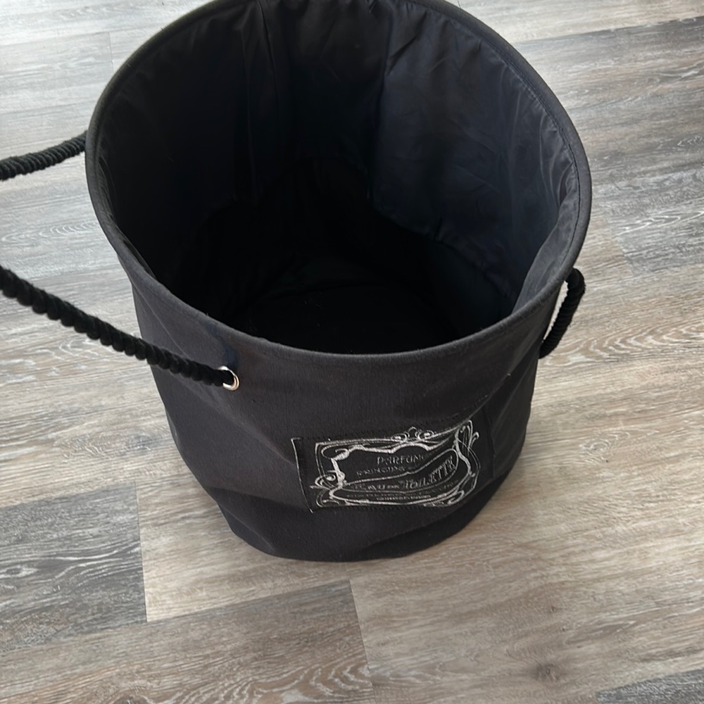 Large storage / laundry tote